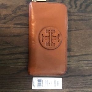 Tory Burch wallet